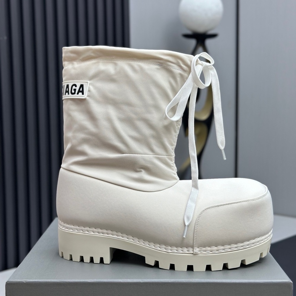Balenciaga White Insulated Snow Boots - Picture 7 of 8